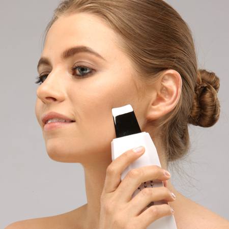 Аппарат для ультразвуковой чистки лица Welss WS7050 подарит красоту и поможет продлить молодость